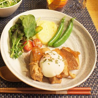 濃厚でおいしい！温玉のせ照り焼きチキン